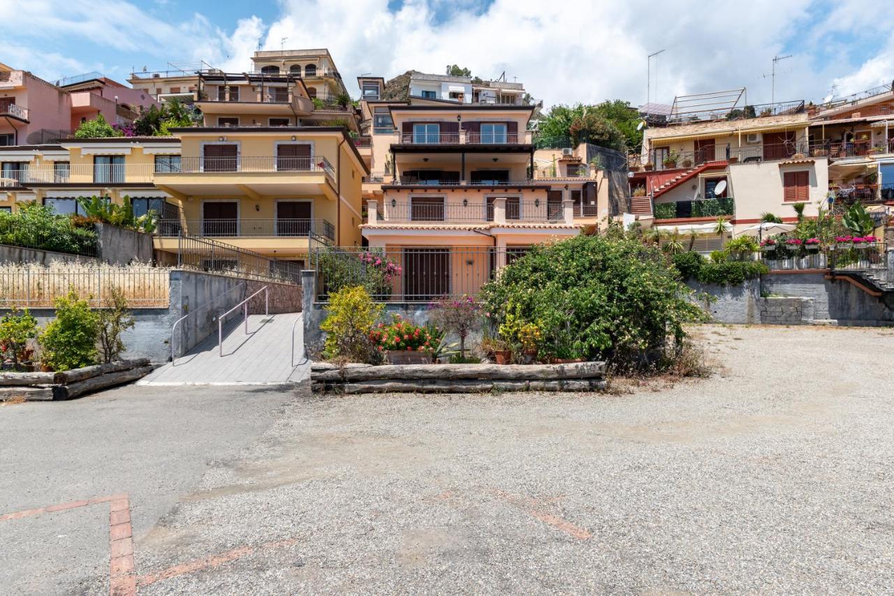 Taormina Panoramic Apartment With Parking Exterior foto