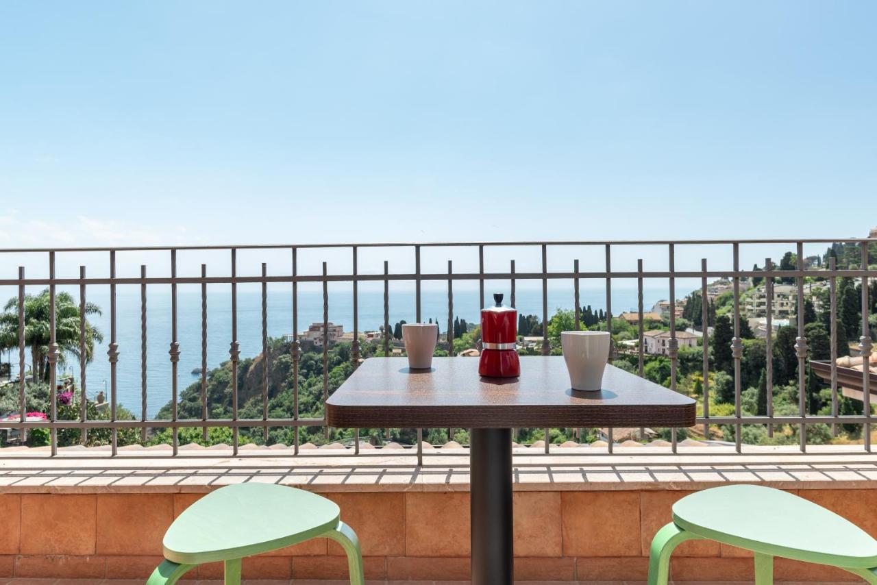 Taormina Panoramic Apartment With Parking Exterior foto